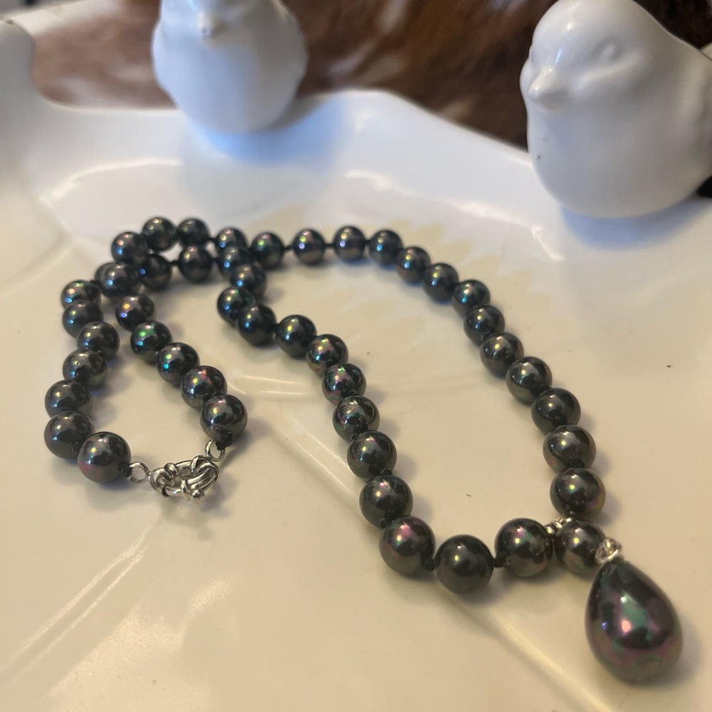Elegant Black Beaded Necklace - Picture 5 of 5